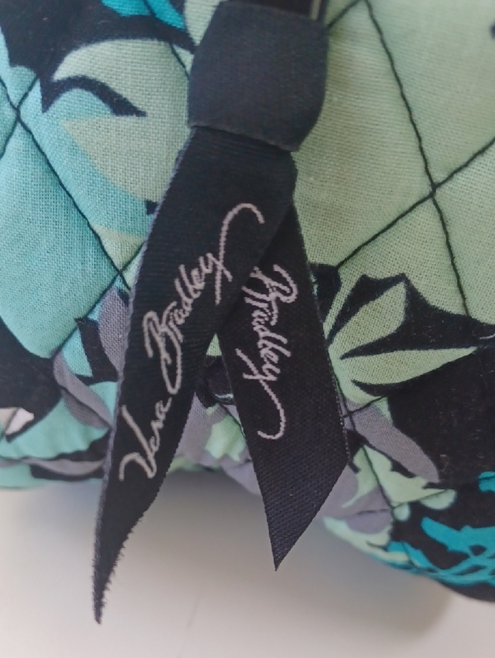 Vera Bradley Quilted Camo-Floral Top-Handle  Lined Lunch Bag - Picture 6 of 12